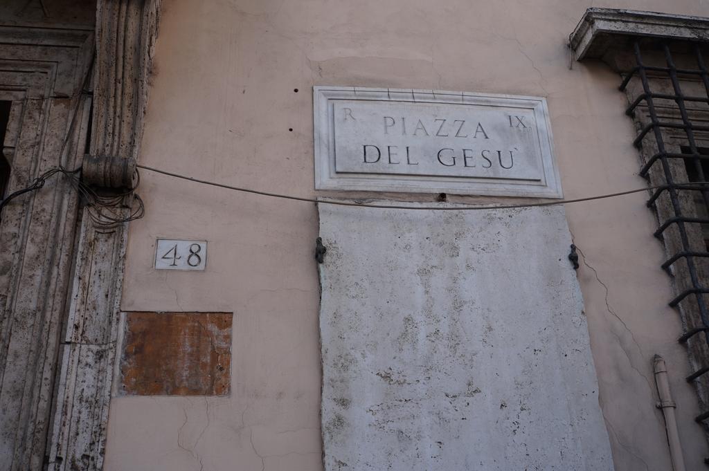 Piazza Del Gesu' Luxury Suites Rzym Zewnętrze zdjęcie