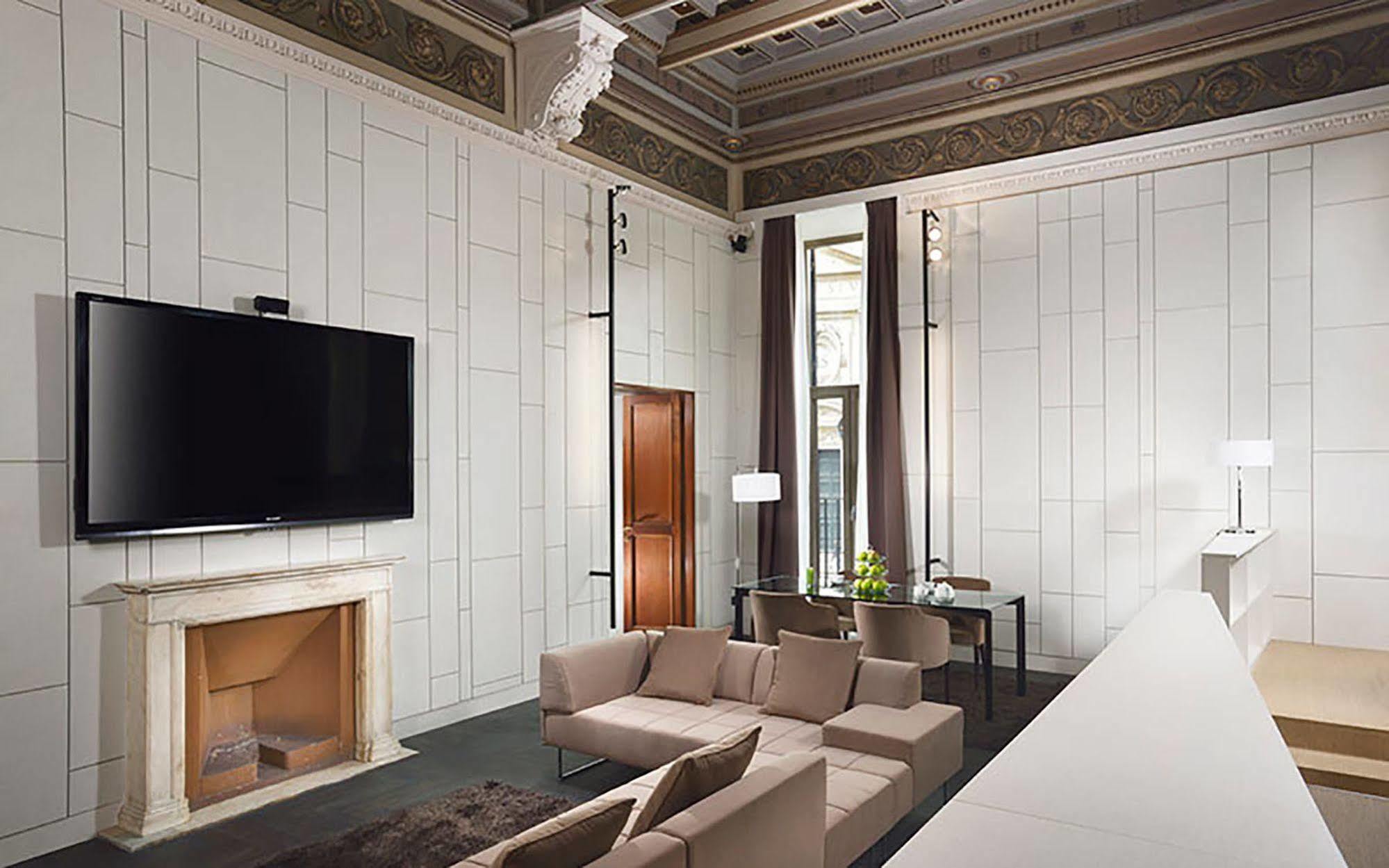 Piazza Del Gesu' Luxury Suites Rzym Zewnętrze zdjęcie