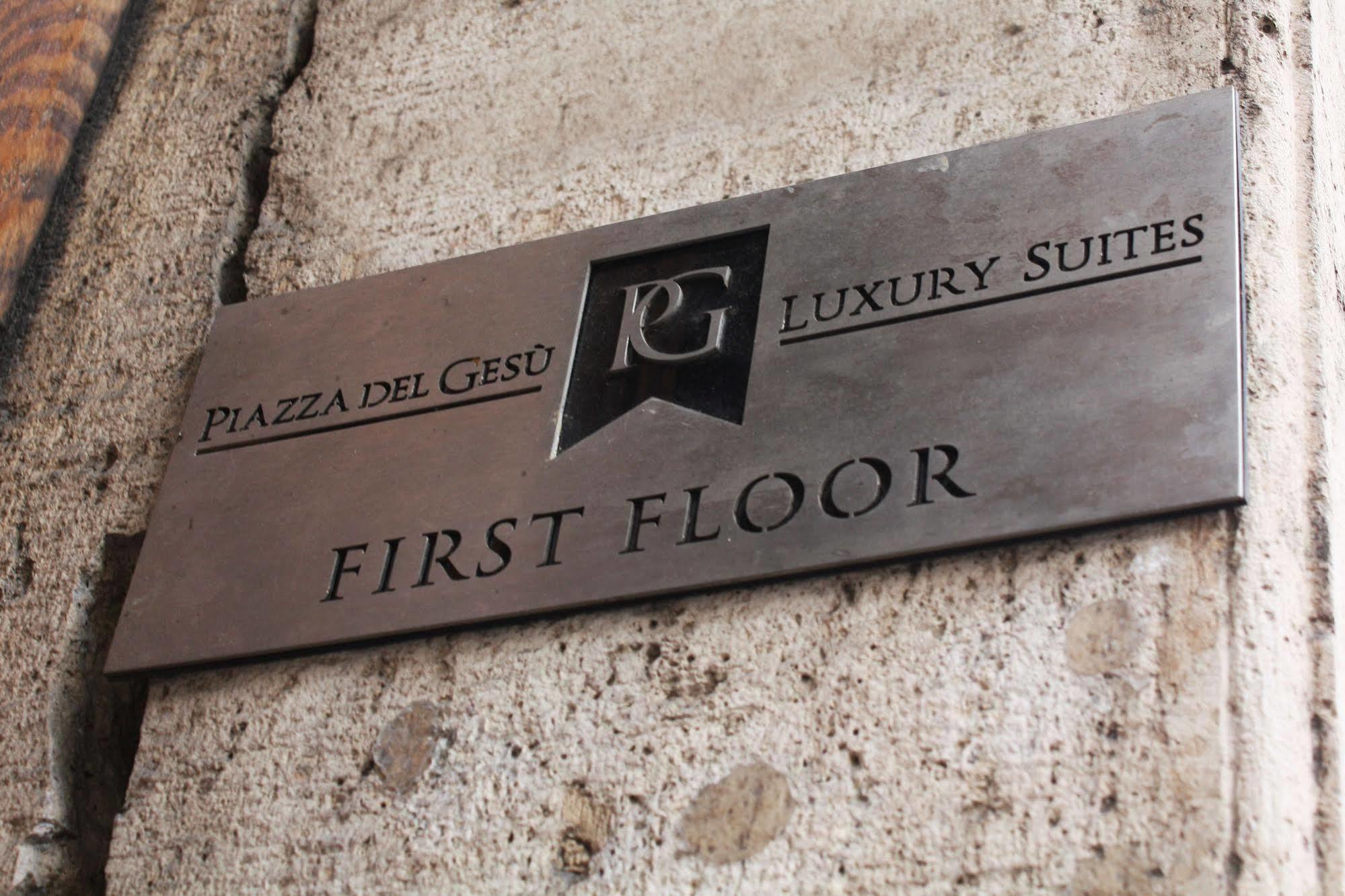 Piazza Del Gesu' Luxury Suites Rzym Zewnętrze zdjęcie